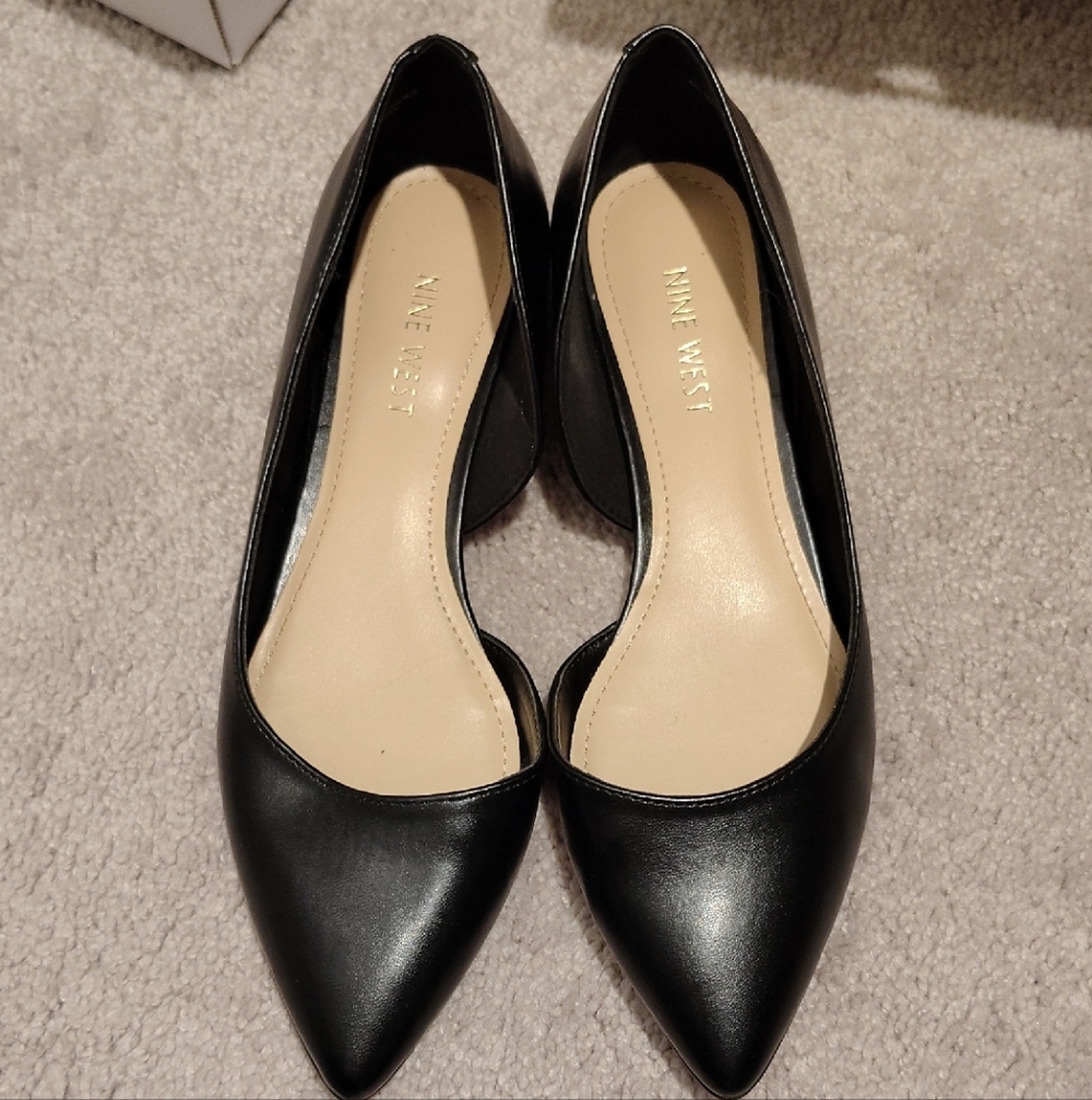 Nine West Black Pointed Flats